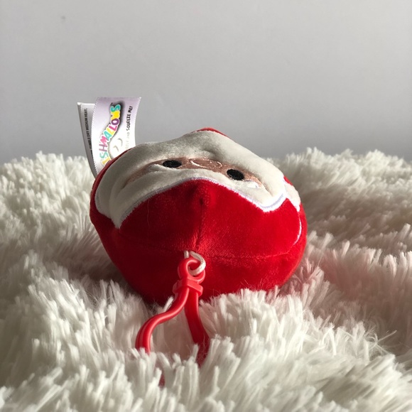 Santa squishmallow keychain - Picture 6 of 7